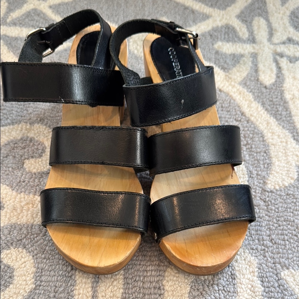 Cooperative Stylish Black Leather Sandals Sz 6